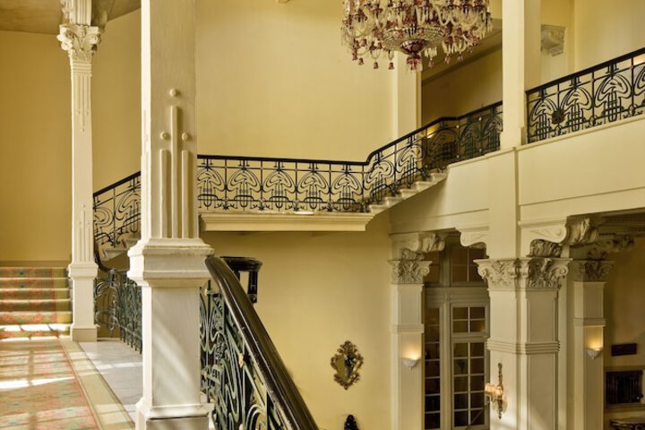 Guest Lobby