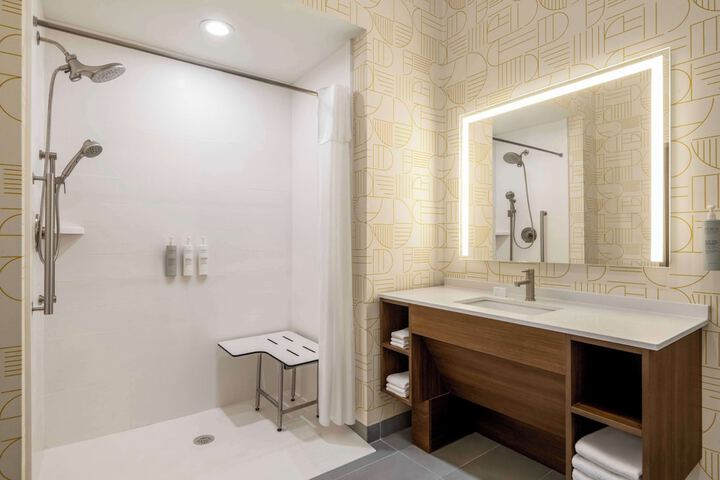 1 King Accessible Tub Studio Suite (29 of 34)