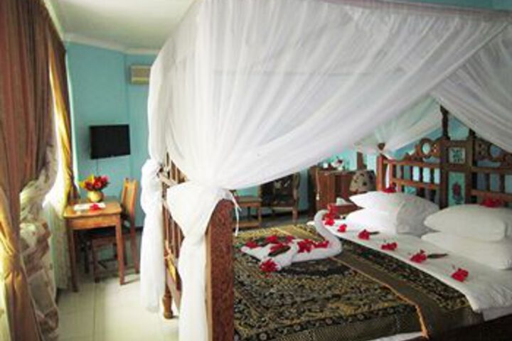 Room 14 of 32