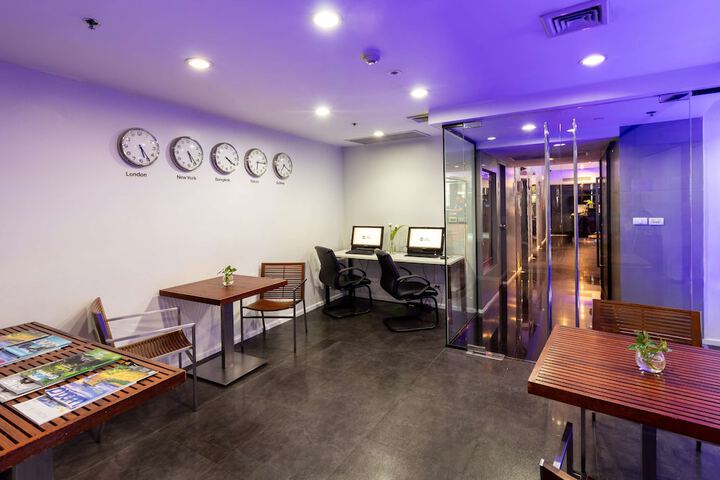 Business Center 19 of 21