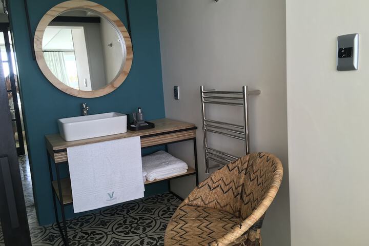 Room 33 of 83