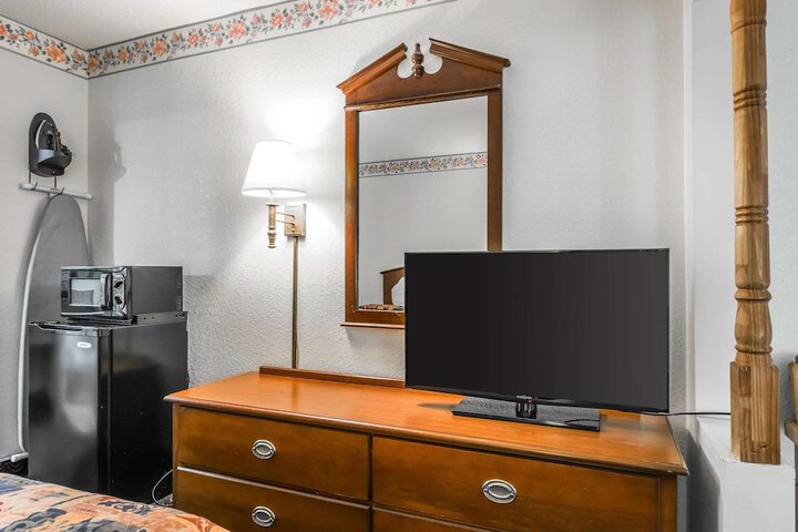Room 15 of 29