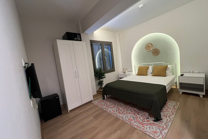 Room 9 of 35