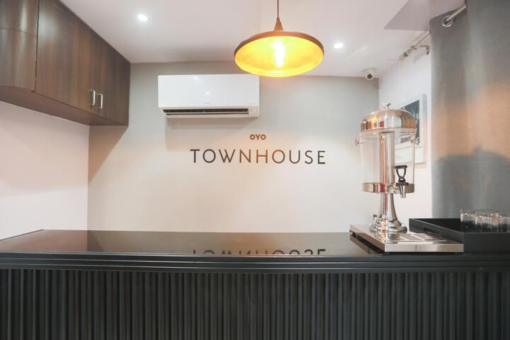OYO Townhouse 152 Hotel Suncitel Airport
