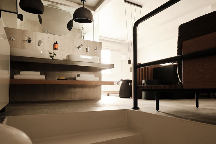Room 51 of 82