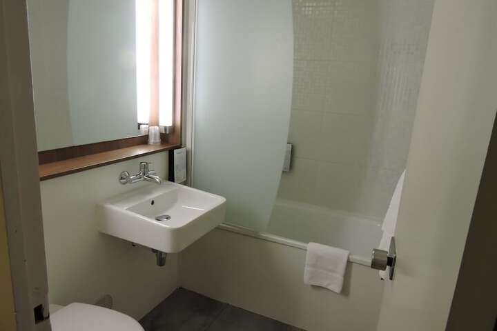 Room 14 of 40
