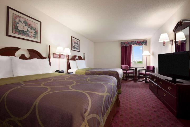 1 King Bed (5 of 24)