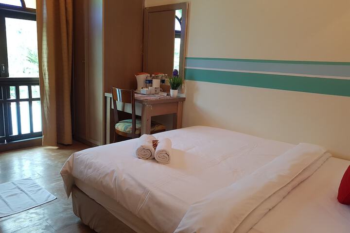 Room 27 of 73