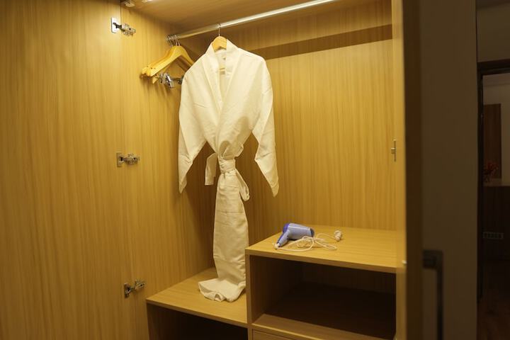 Room 18 of 37