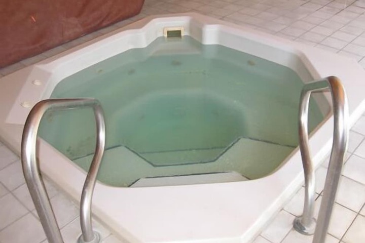 Spa 17 of 39
