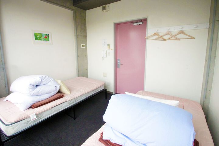 Room 7 of 48