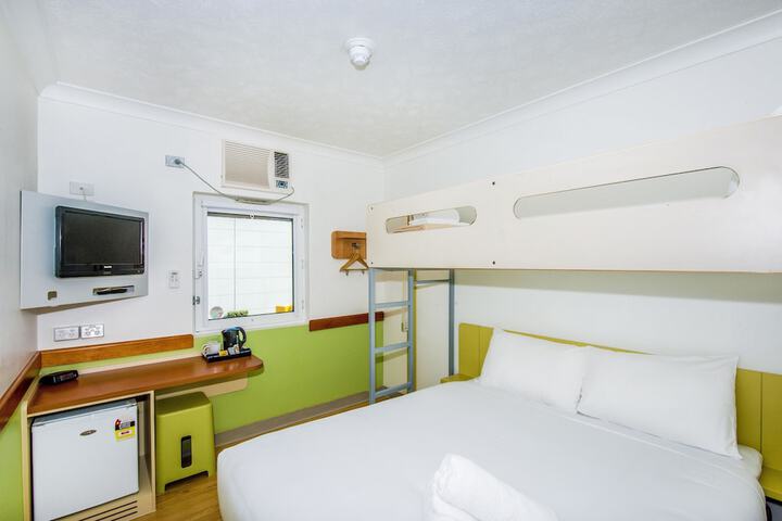 Room 7 of 38