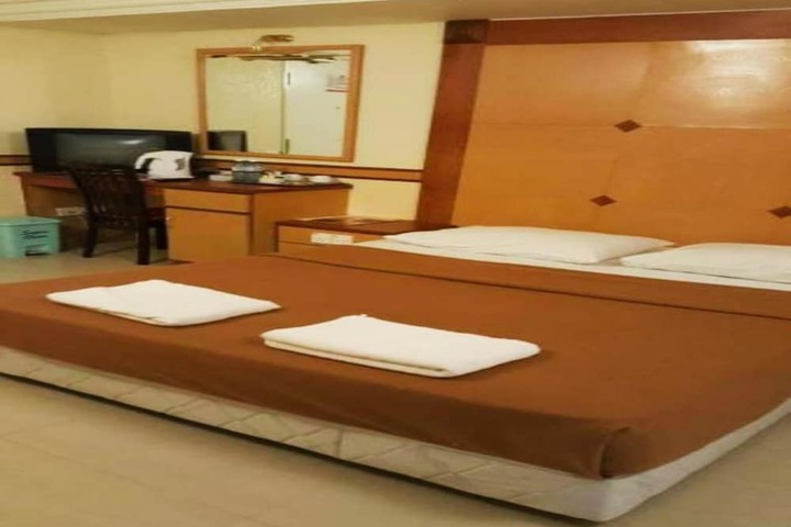 Room 11 of 48