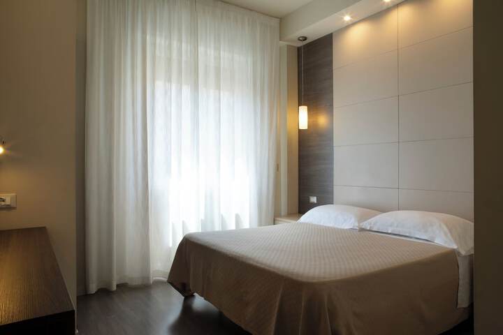 Room 5 of 18