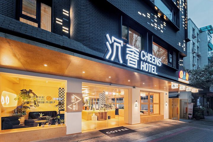 Hotel 100 of 101