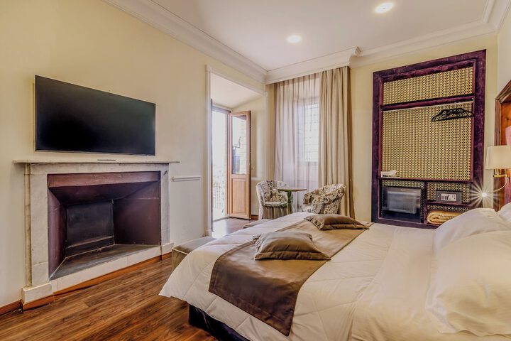Room 33 of 185