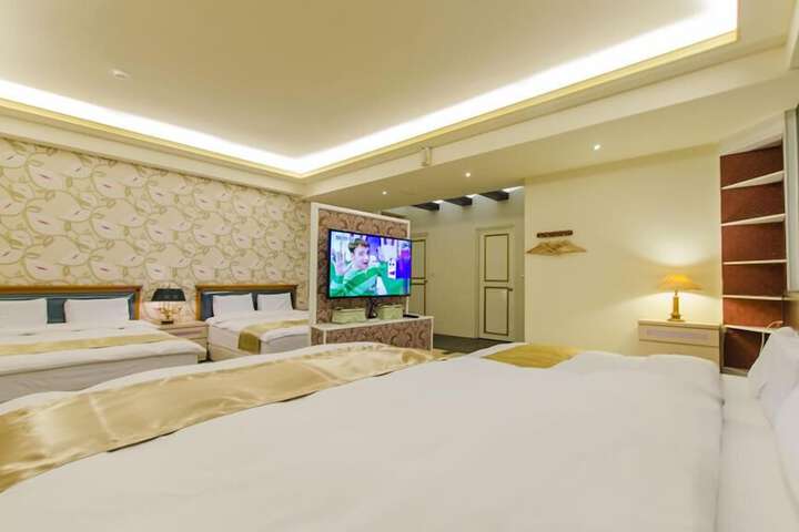 Room 17 of 29