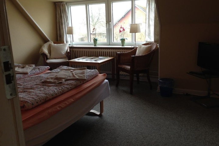 SJ Rooms v. Annette Olsen
