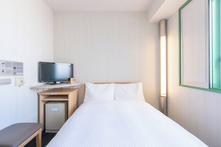 Room 9 of 23