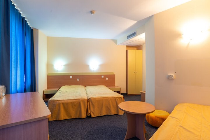 Room 33 of 85