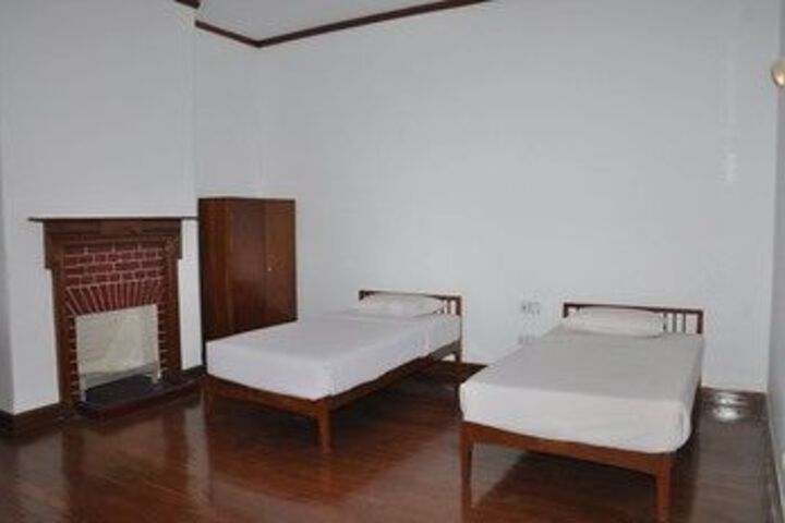 Room 15 of 33