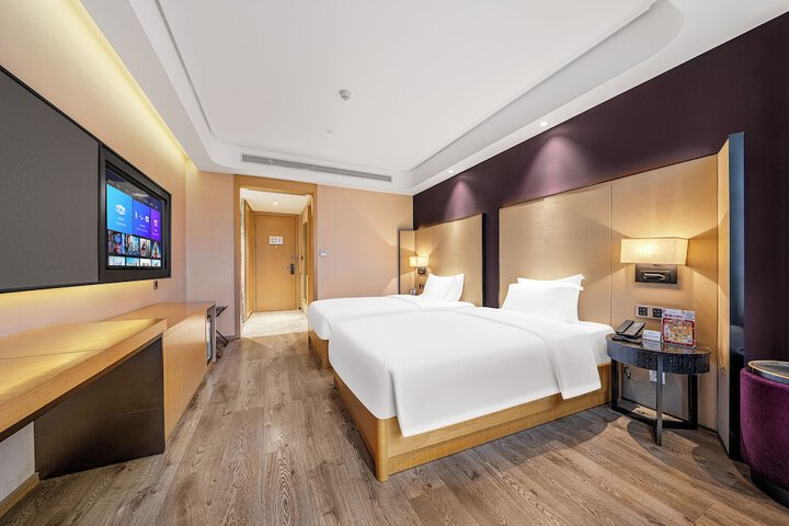 Room 29 of 77