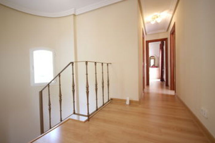Room 10 of 18