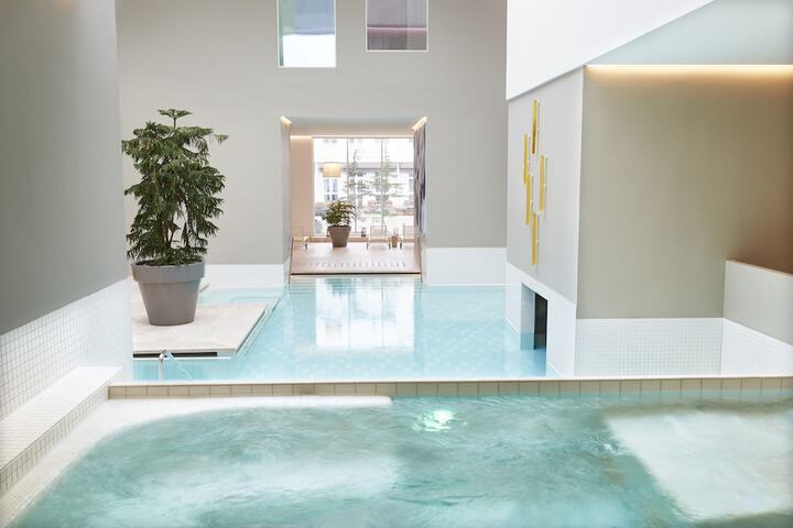 Pools & Facilities