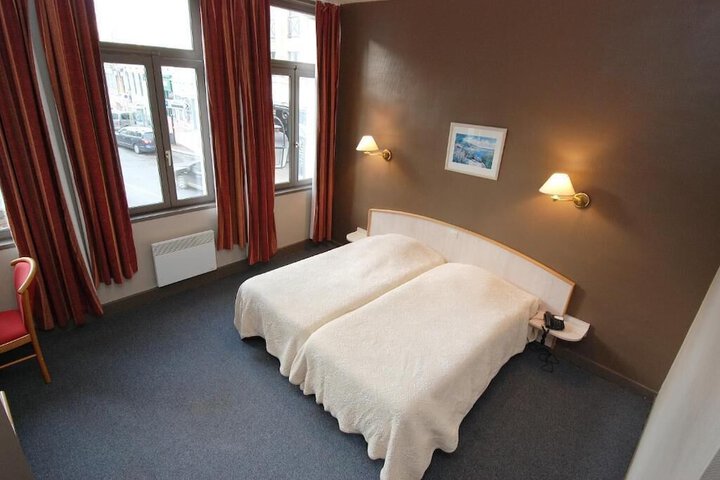 Room 5 of 29