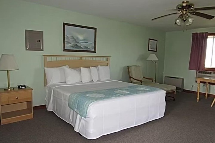Room 9 of 46