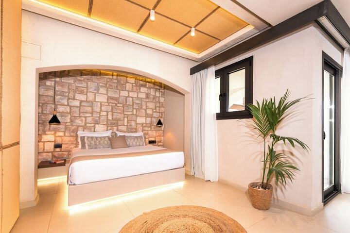Room 2 of 61
