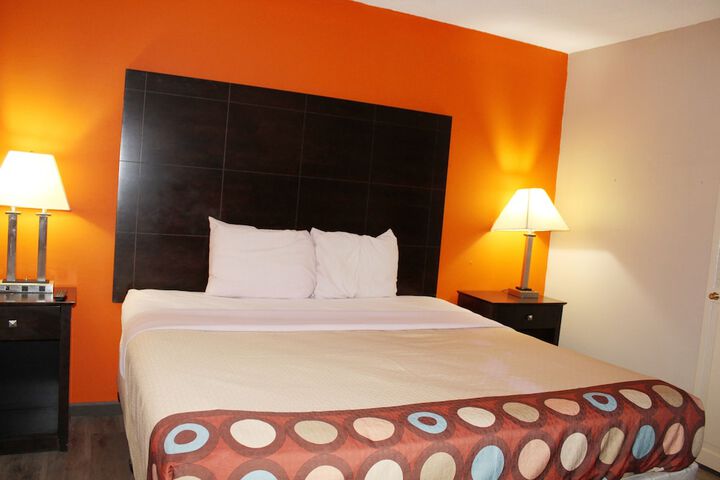 Room 4 of 24