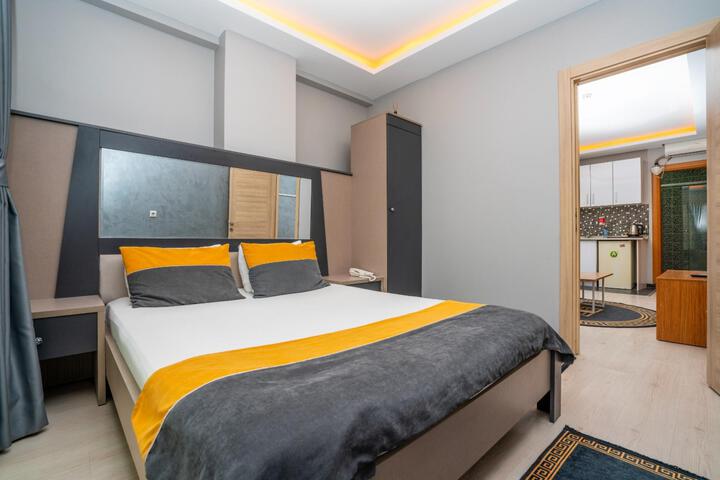 Room 10 of 21
