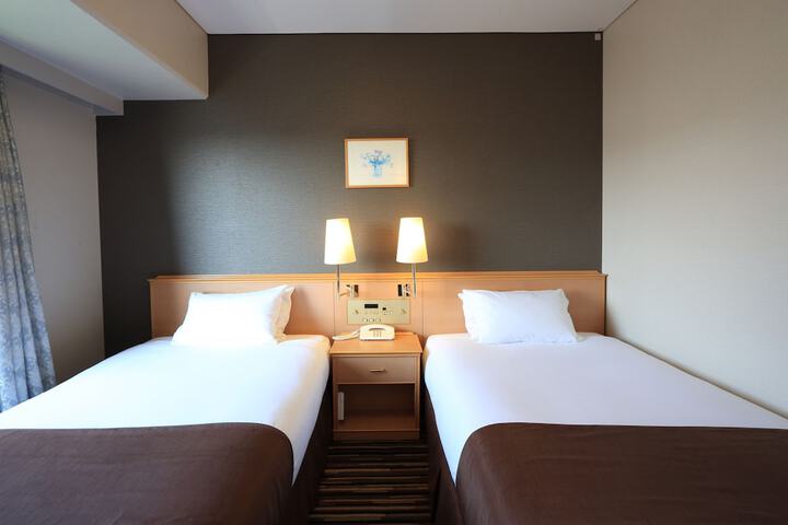 Room 6 of 52