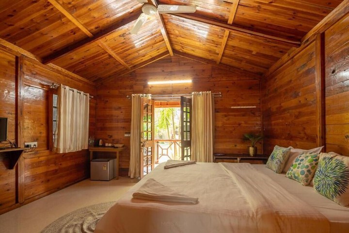 Room 6 of 22