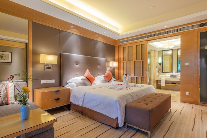 Room 26 of 65
