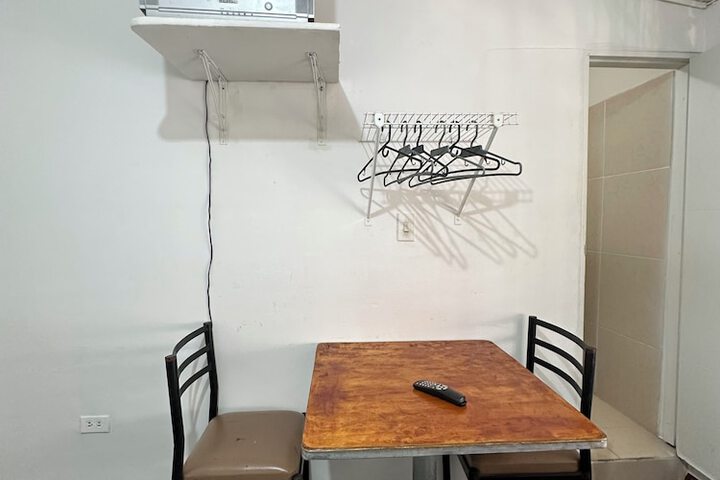 Room 13 of 31