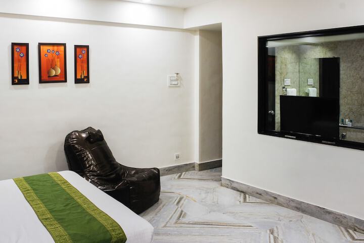 Room 22 of 34