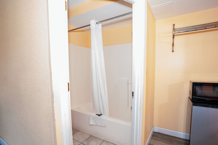 Room 20 of 23