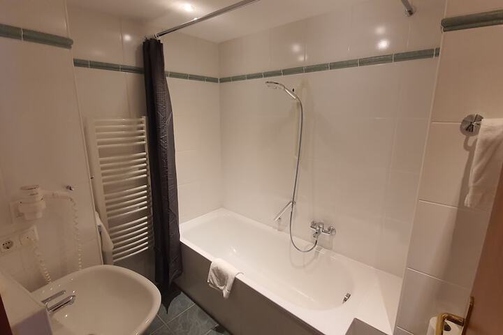 Room 17 of 22
