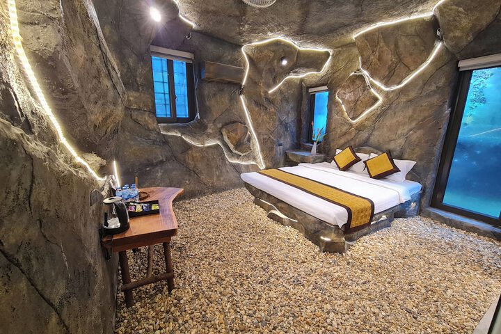 Room 15 of 66
