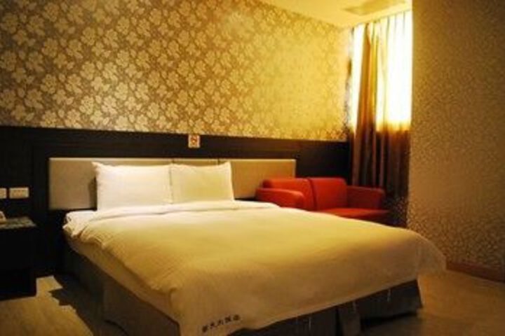 Room 10 of 23