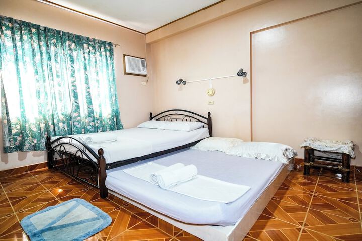 Room 43 of 65