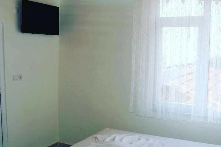 Room 8 of 11