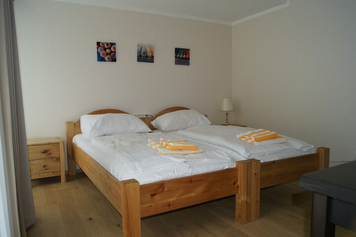Room 25 of 141
