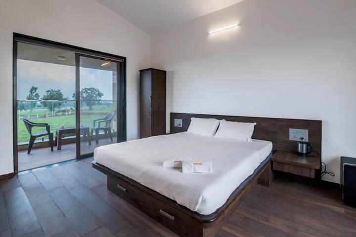 Room 6 of 24