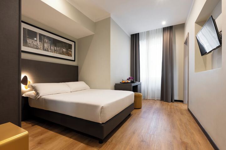 Room 48 of 104