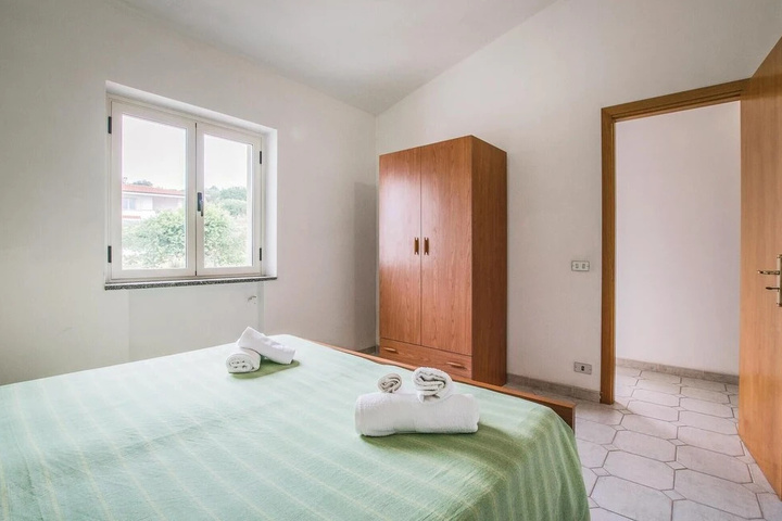 Room 3 of 12