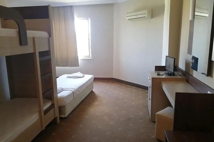Room 9 of 24