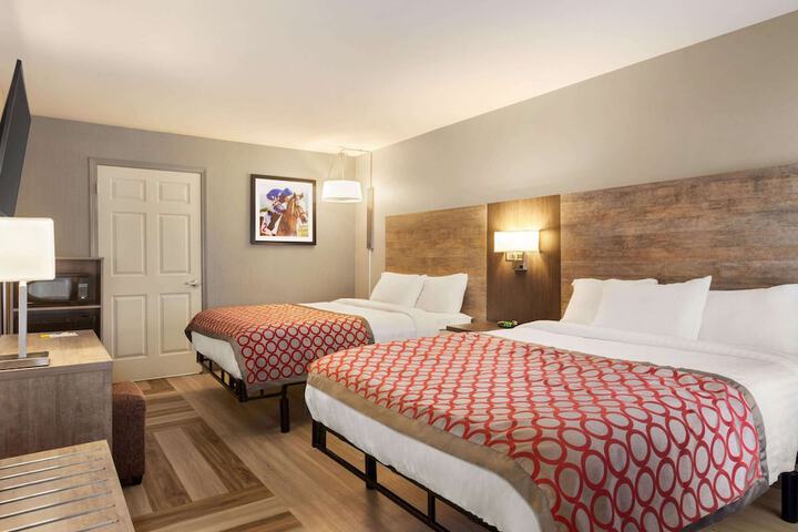 2 Queen Beds (4 of 7)